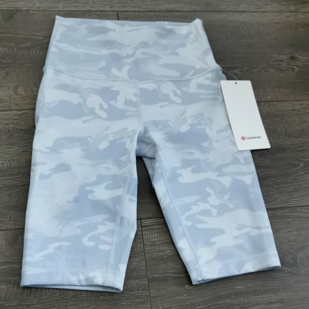 Lululemon wonder under HR short 10"
